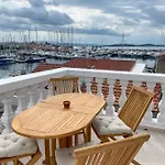 Apartment Riva House Tribunj