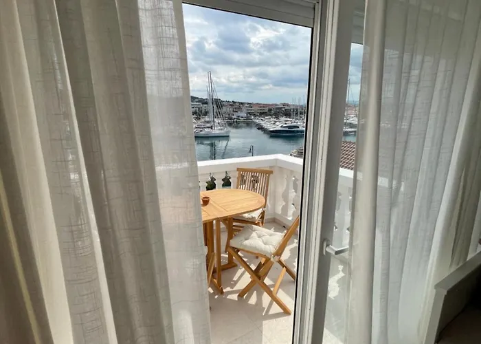 Appartamento Riva House Tribunj Tribalj